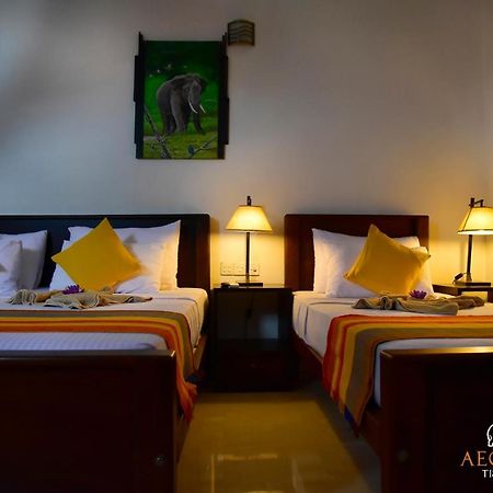 Aeon Hotel Tissamaharama Extérieur photo